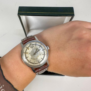 Longines Conquest Automatic 32mm horloge