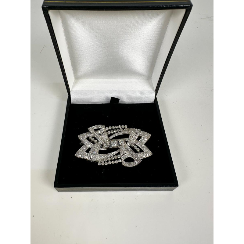 Broche ancienne Art Déco en or blanc et diamants