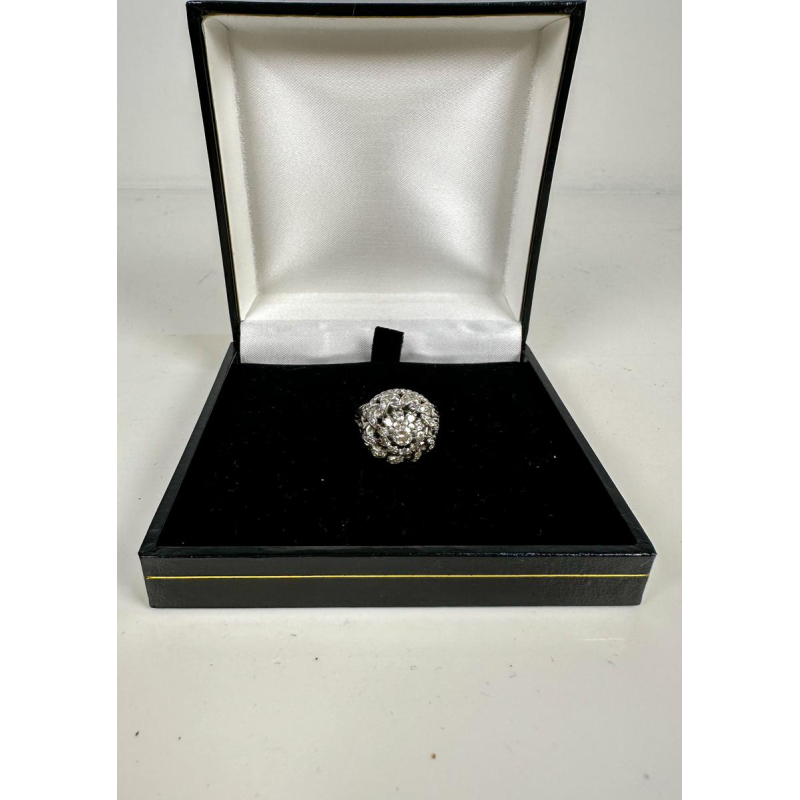 Bague en or blanc et diamants