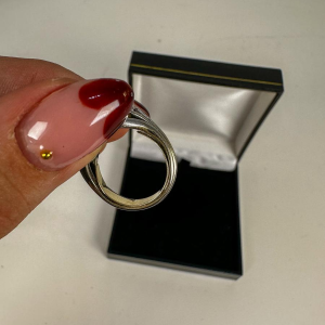 Bague en or blanc et diamants