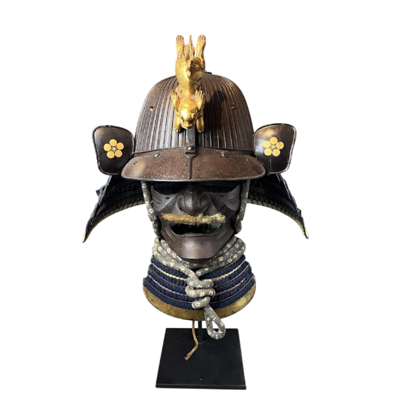 Suji Bachi Kabuto helm, gesigneerd Saotome Ieharu, vroeg Edo periode, Japan 17e eeuw