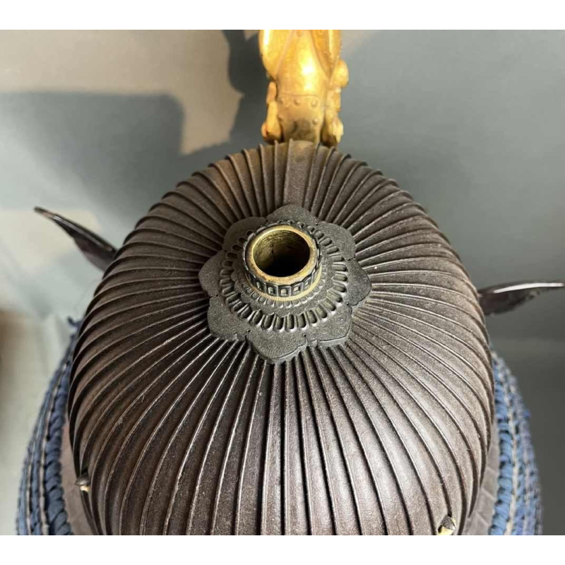 Casque Suji Bachi Kabuto, signé Saotome Ieharu, époque début Edo, Japon 17ème siècle