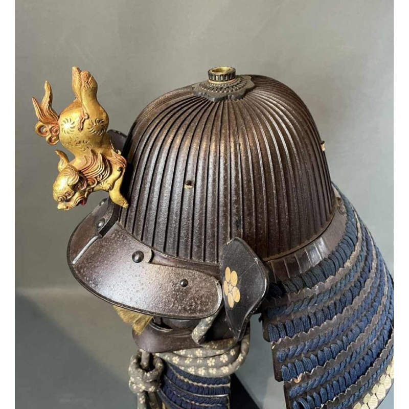 Casque Suji Bachi Kabuto, signé Saotome Ieharu, époque début Edo, Japon 17ème siècle