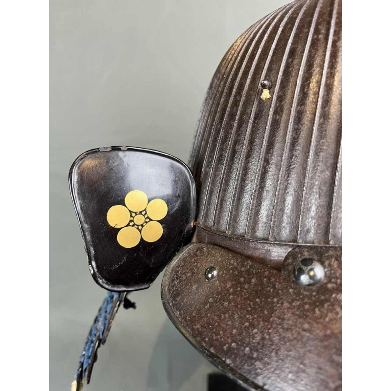 Casque Suji Bachi Kabuto, signé Saotome Ieharu, époque début Edo, Japon 17ème siècle