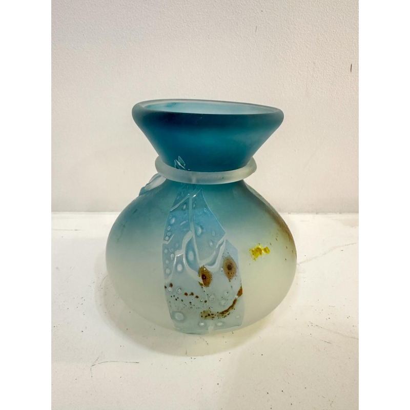 Louis Leloup, petit vase en verre bleu, 1998