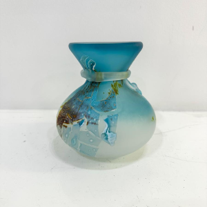 Louis Leloup, petit vase en verre bleu, 1998