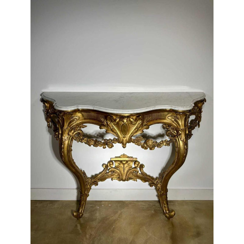 Console d'applique en bois sculpté et doré, plateau en marbre blanc - XIXe siècle
