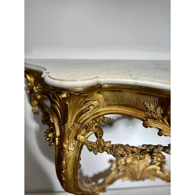 Console d'applique en bois sculpté et doré, plateau en marbre blanc - XIXe siècle