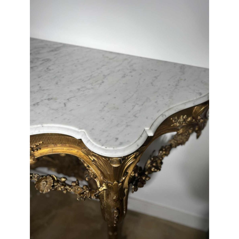 Console d'applique en bois sculpté et doré, plateau en marbre blanc - XIXe siècle