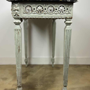 Console en bois sculpté et laqué, France début XIXe s