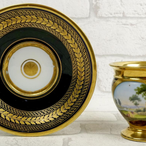 Porcelaine de Paris - Manufacture de Darte (attribuée à) tasse et soucoupe, début XIXe s