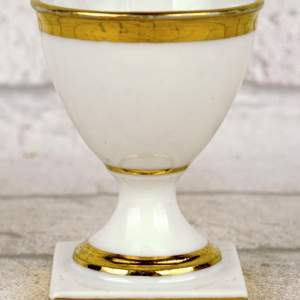 Porcelaine de Paris - Manufacture de Schoelcher, coquetier, début XIXe