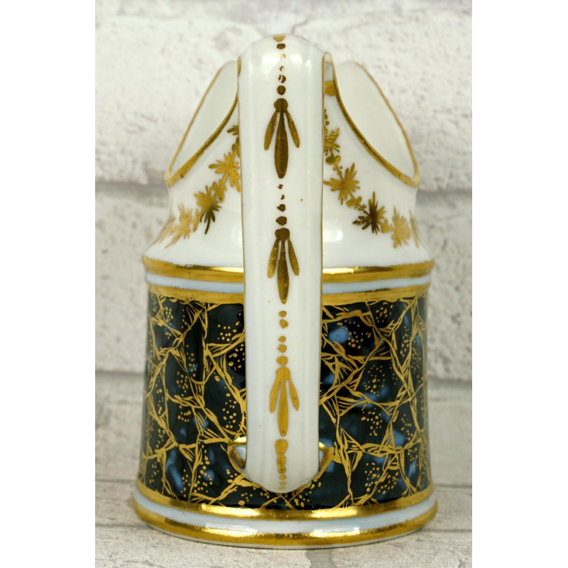 Porcelaine de Paris - Manufacture à la Reine, pot à lait, fond Lapis-lazuli, XVIIIe s