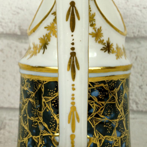 Paris Porcelain - Manufacture à la Reine, milk jug, lapis lazuli base, 18th century