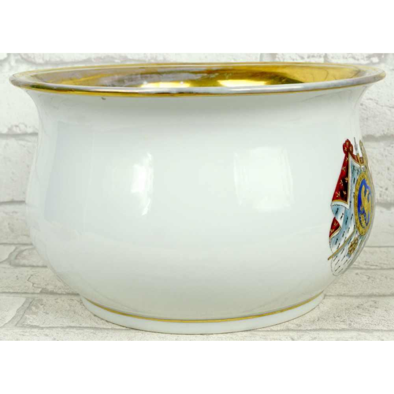 Pot d'aisance aux armes de Napoleon 1er et Marie-Louise en porcelaine, XIXe s