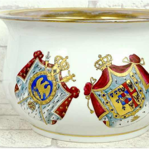 Porcelain lavatory with the arms of Napoleon 1st and Marie-Louise, 19th century
