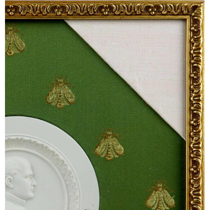 Parijs porselein, medaillon met het profiel van keizer Napoleon 1e, 19e eeuw