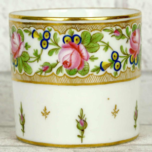 Porcelaine de Paris (Manufacture de Nast) tasse et soucoupe, XVIIIe s