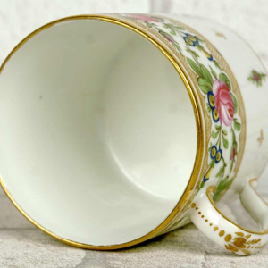 Porcelaine de Paris (Manufacture de Nast) tasse et soucoupe, XVIIIe s