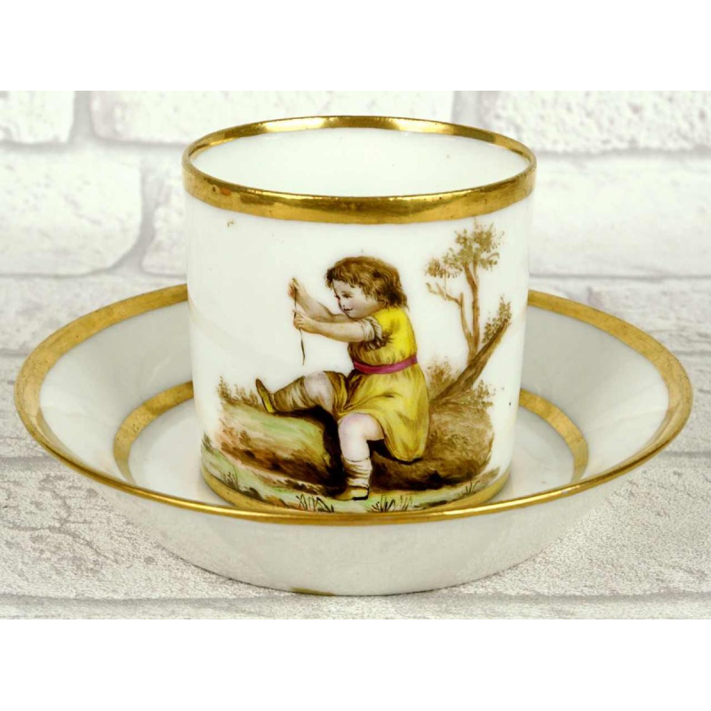 Porcelaine de Paris, tasse litron et sa soucoupe, fin XVIIIe