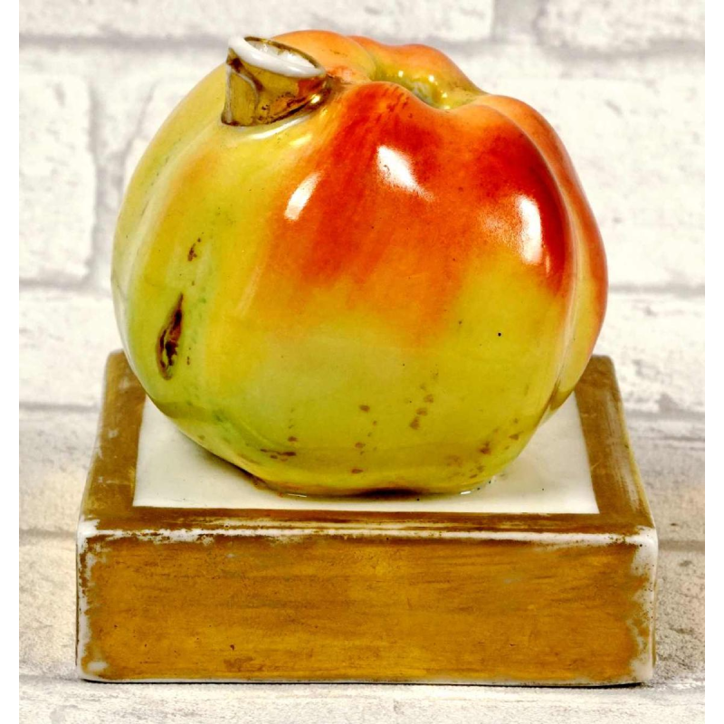 Porcelaine de Paris, encrier en trompe l'oeil de pomme, XIXe s