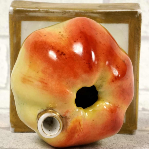 Porcelaine de Paris, encrier en trompe l'oeil de pomme, XIXe s