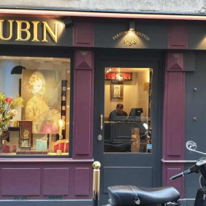 Paris (or Limoges) porcelain for Lubin, perfumer in Paris, blush mortar, 19th century