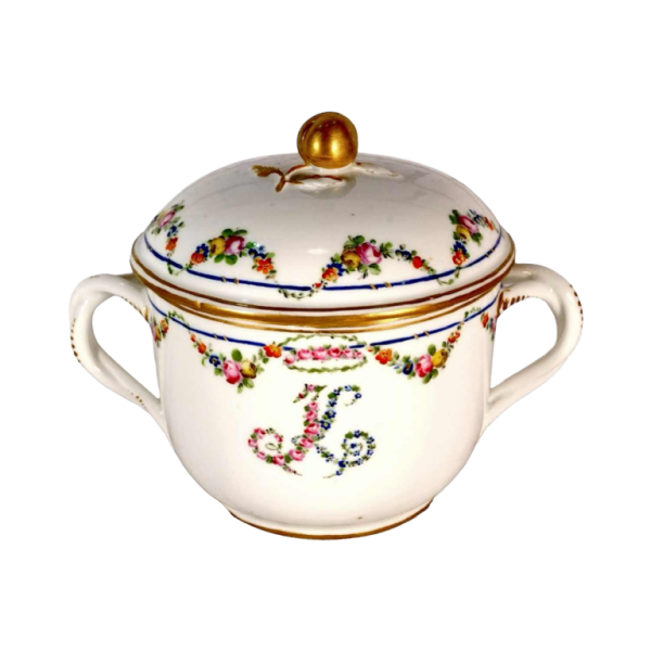 Paris porcelain, stock bowl and lid, 18th century