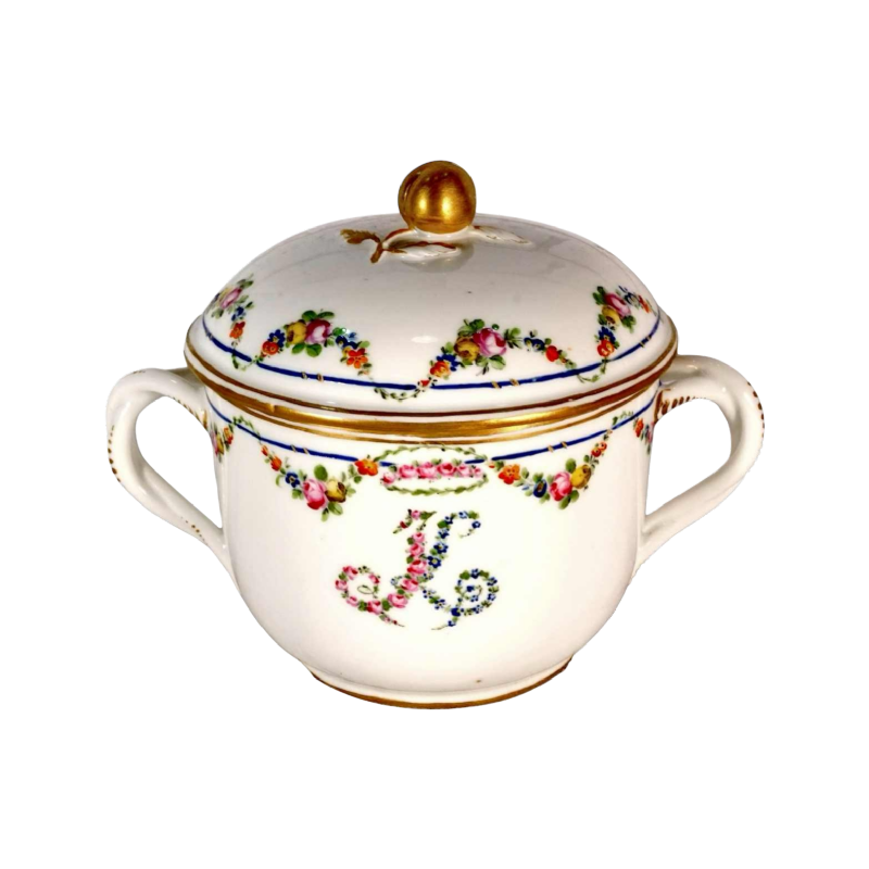 Porcelaine de Paris, écuelle à bouillon et son couvercle, XVIIIe s