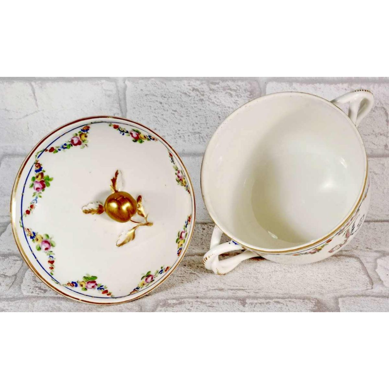 Paris porcelain, stock bowl and lid, 18th century