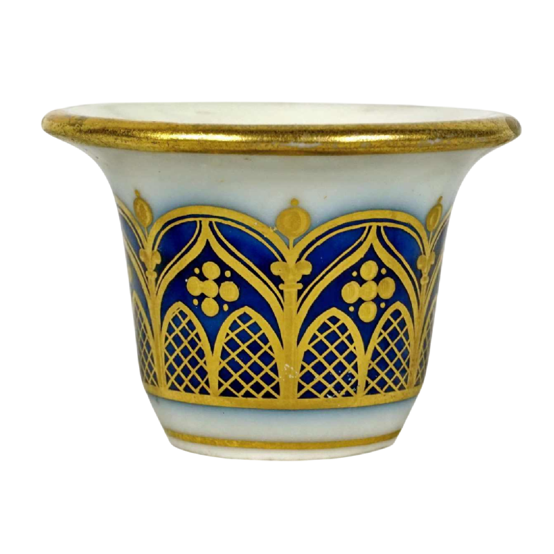 Porcelaine de Paris, mortier à fard à décor doré dit "CATHEDRALE" sur fond bleu, début XIXe s