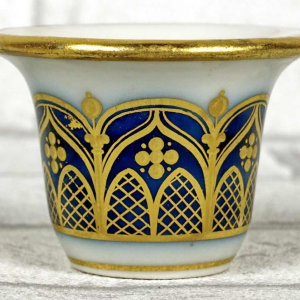 Parijs porselein, CATHEDRALE vergulde blush mortier op een blauwe achtergrond, begin 19e eeuw