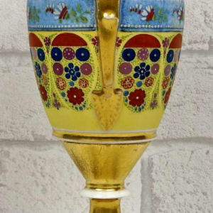 Porcelaine de Paris, vase balustre sur piédouche, début XIXe s