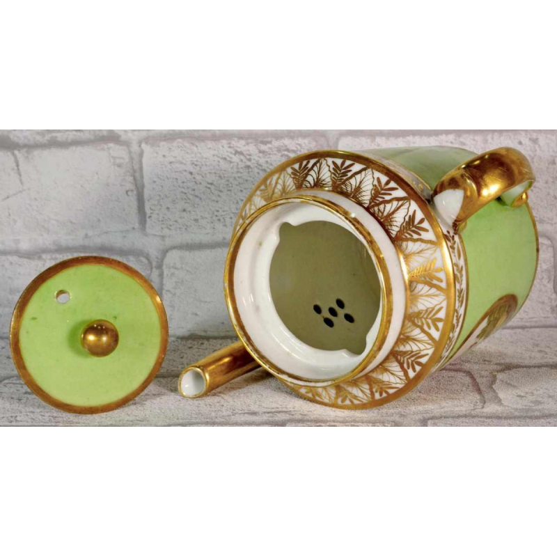 Paris porcelain, coffee/tea pot, early 19th century