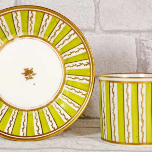 Porselein PARIJS - Manufacture de Pont aux Choux, kop en schotel, 18e eeuw