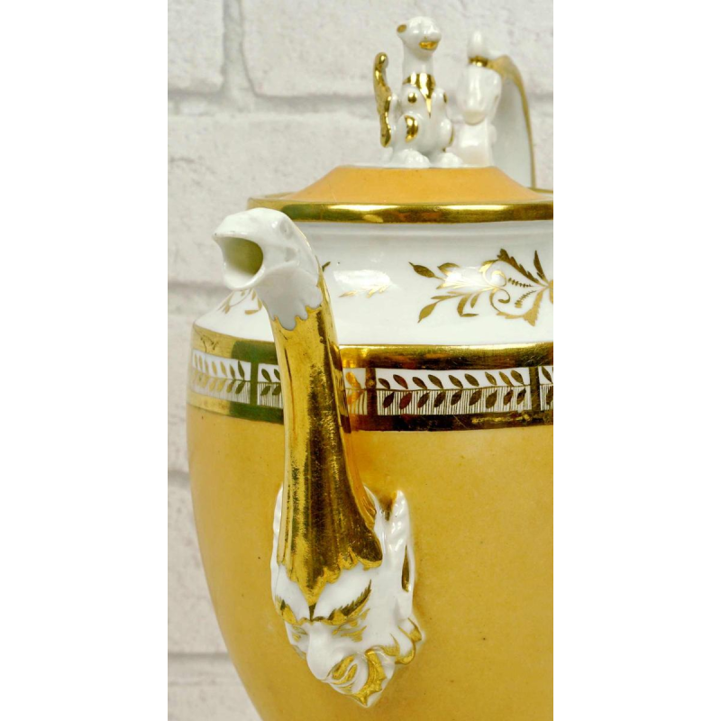 Porcelaine de Paris, grande cafetière - théière, début XIXe s