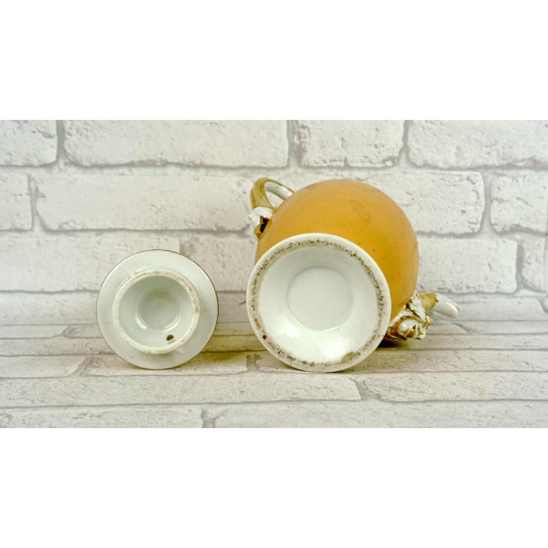 Porcelaine de Paris, grande cafetière - théière, début XIXe s