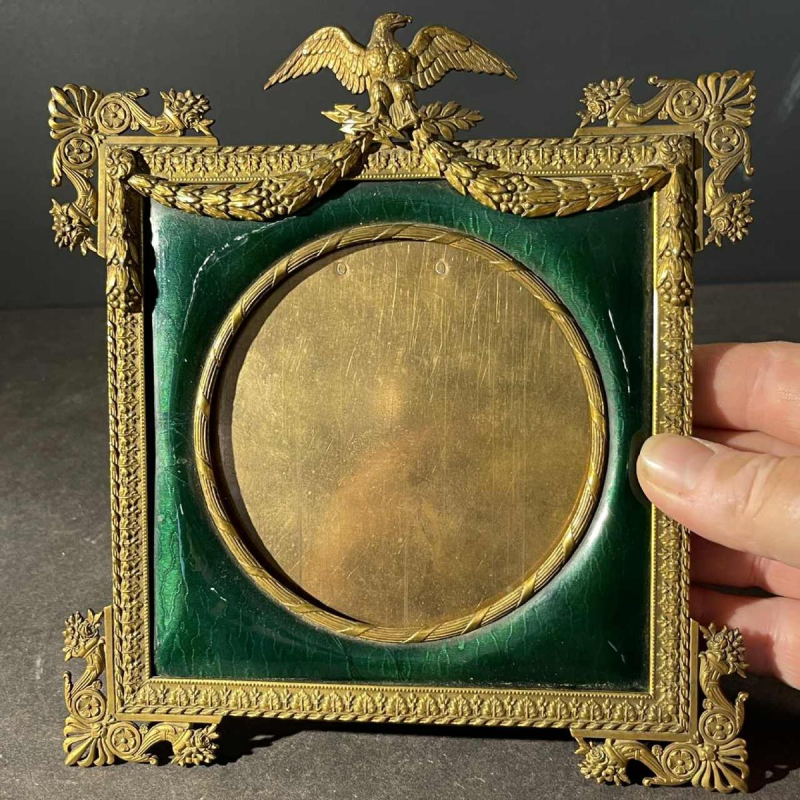 Cadre photo émaillé guilloché Empire, aigle impérial style House of Carl Fabergé