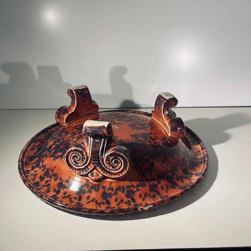 Jean Luce pour Villeroy & Boch Luxembourg Septfontaines, coupe / plat Art Déco tripode en céramique N°267