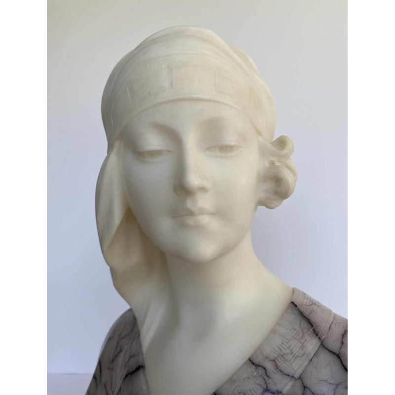 Gustave Van Vaerenbergh 'Buste van een vrouw' Art Nouveau sculptuur in albast, ca 1900