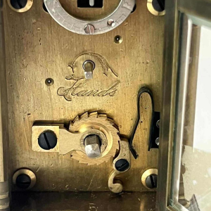 Hands, pendulette de voyage dans son boîtier en laiton, ca 1900