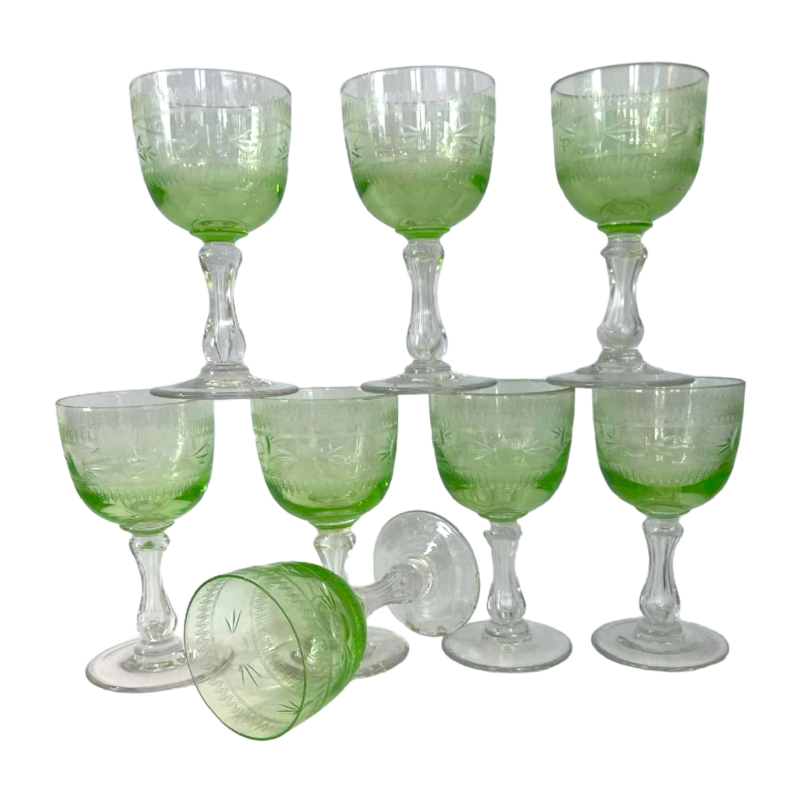 Val Saint Lambert, 8 verres à vin en cristal taillé, vers 1900