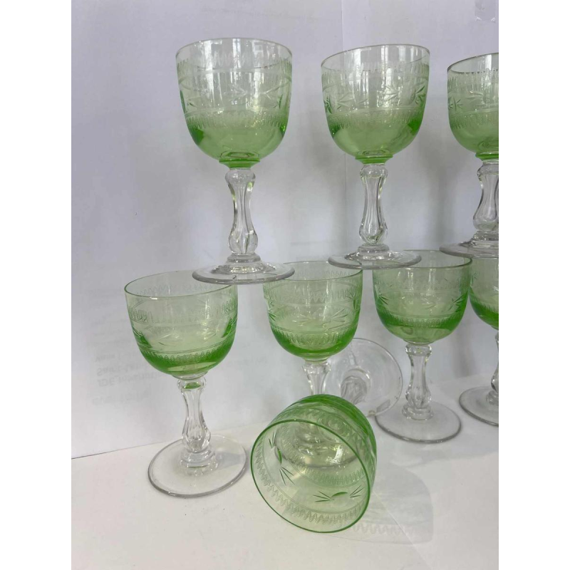 Val Saint Lambert, 8 verres à vin en cristal taillé, vers 1900