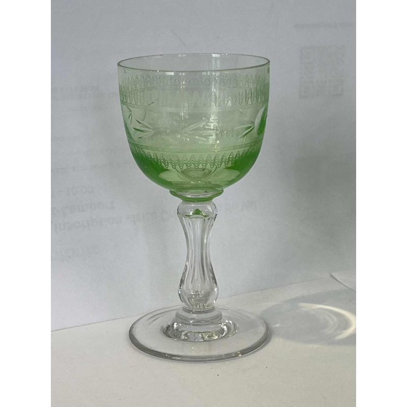 Val Saint Lambert, 8 verres à vin en cristal taillé, vers 1900