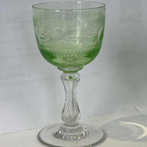 Val Saint Lambert, 8 verres à vin en cristal taillé, vers 1900