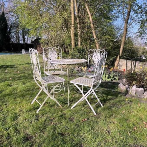 Furniture / Wrought iron garden furniture