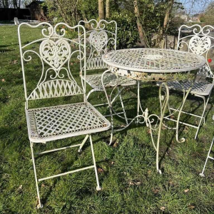 Furniture / Wrought iron garden furniture