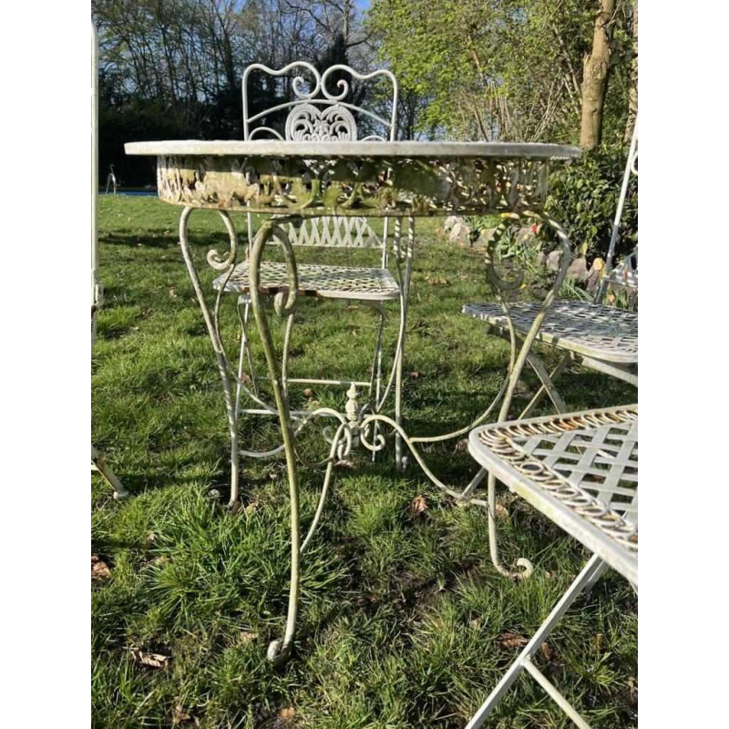 Furniture / Wrought iron garden furniture