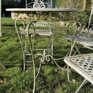 Mobilier / Salon de jardin en fer forgé