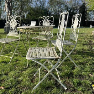 Furniture / Wrought iron garden furniture